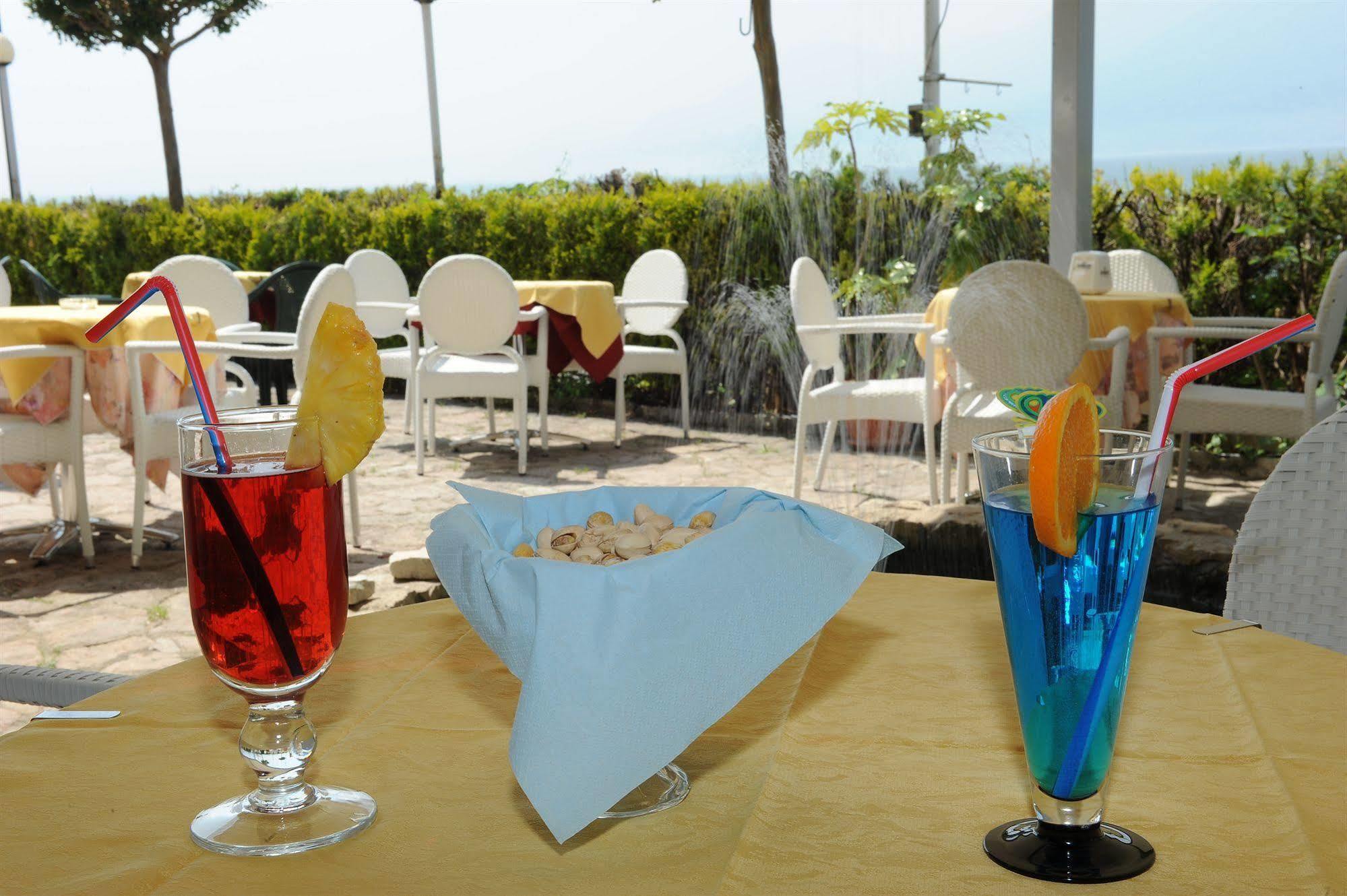 Hotel Caribe - Garda Lake Collection 브렌조네 술 가르다 외부 사진