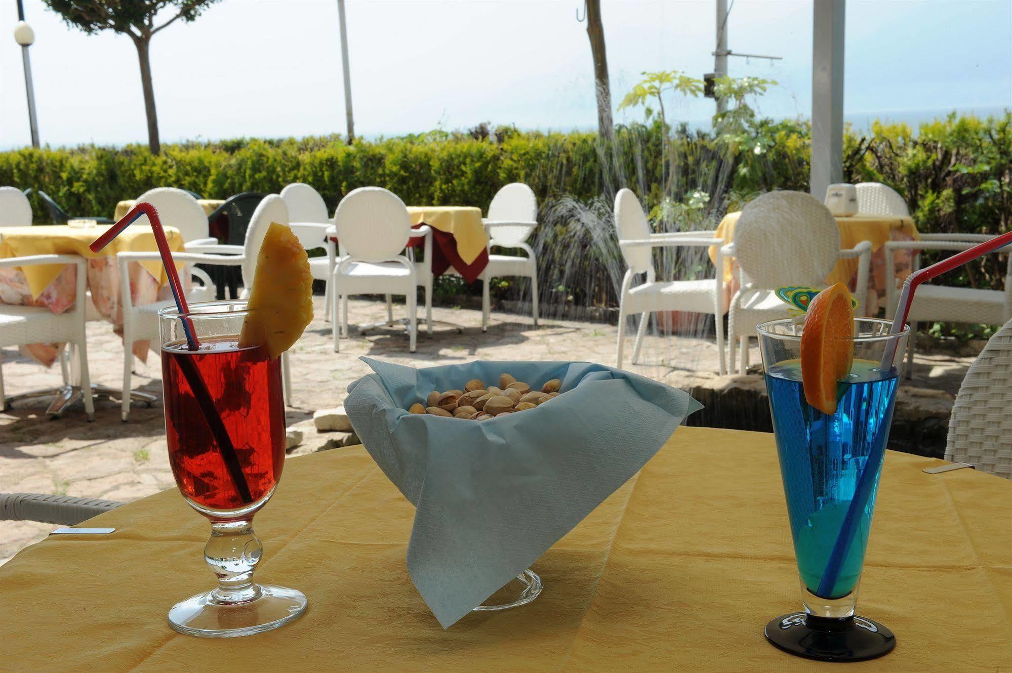 Hotel Caribe - Garda Lake Collection 브렌조네 술 가르다 외부 사진