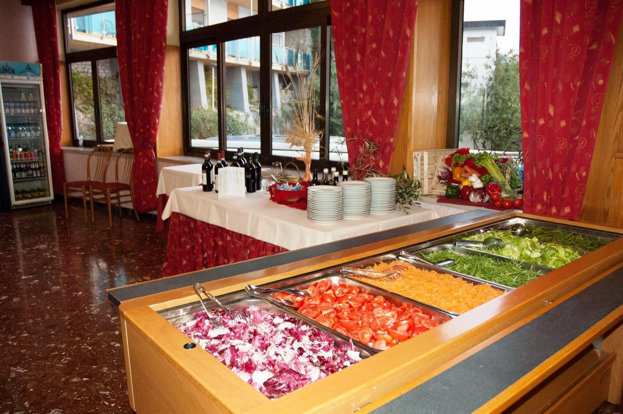 Hotel Caribe - Garda Lake Collection 브렌조네 술 가르다 외부 사진